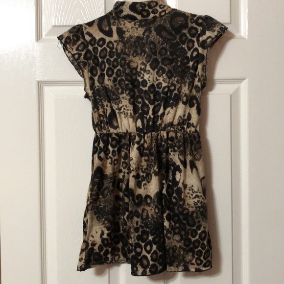 Juniors Size Small V-Neck Animal Print Blouse for Women - Picture 3 of 6